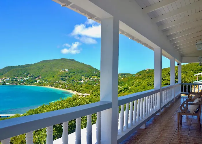 Stunning 3 Bed Villa Overlooking Friendship Bay